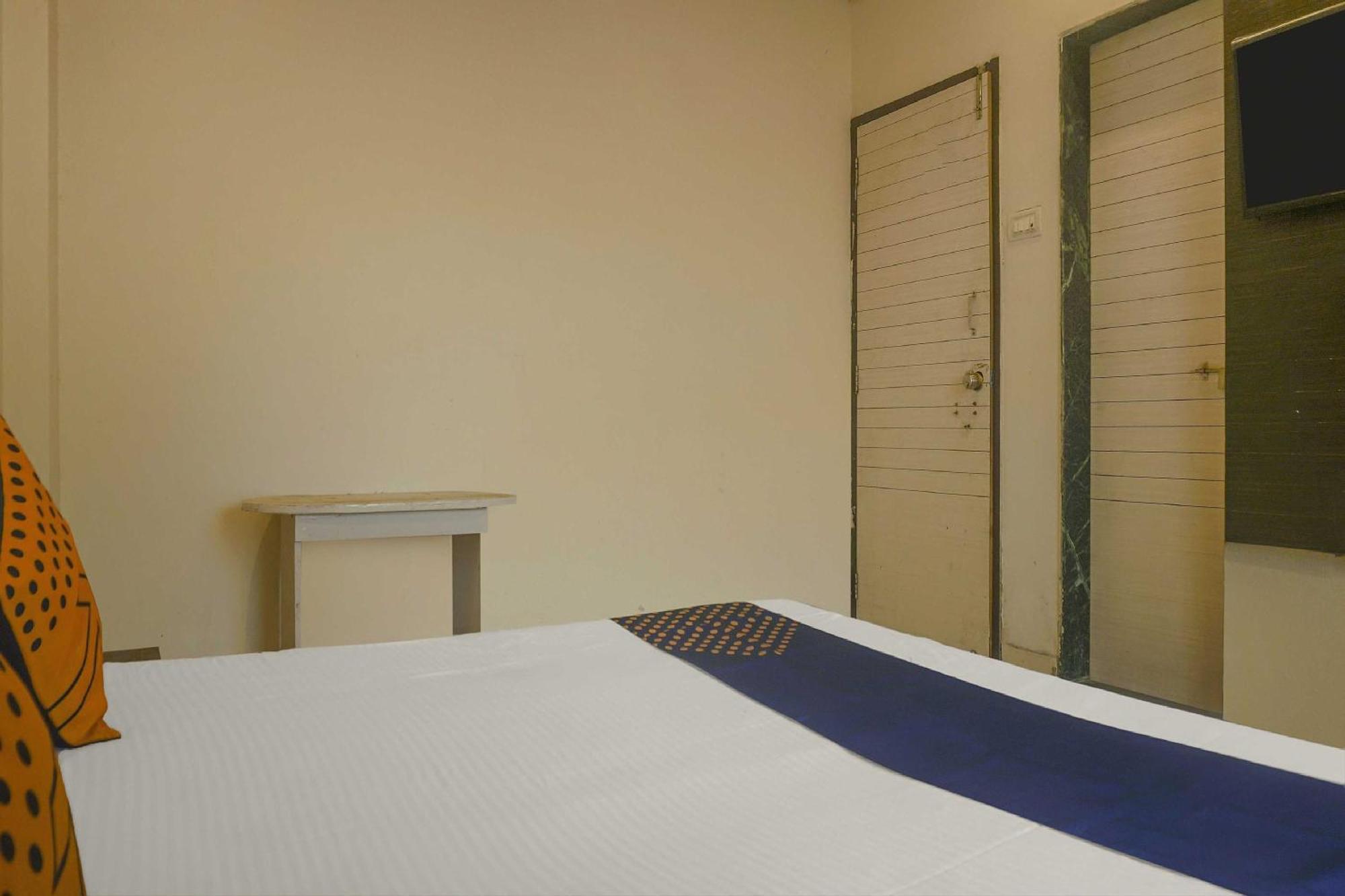 สปอต ออน 75667 โฮเทล พีค็อก การ์เดน ลอดจ์ Hotel Kharakvasla ภายนอก รูปภาพ