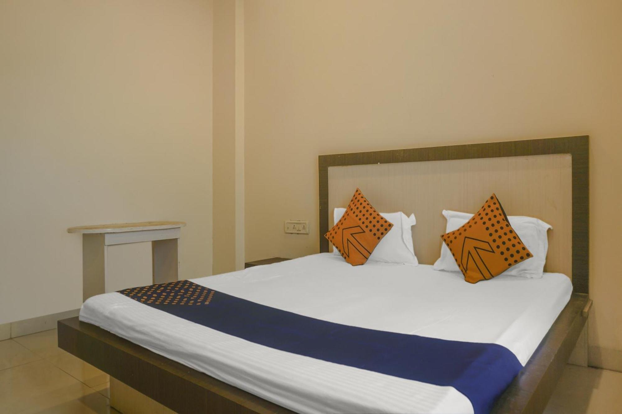 สปอต ออน 75667 โฮเทล พีค็อก การ์เดน ลอดจ์ Hotel Kharakvasla ภายนอก รูปภาพ
