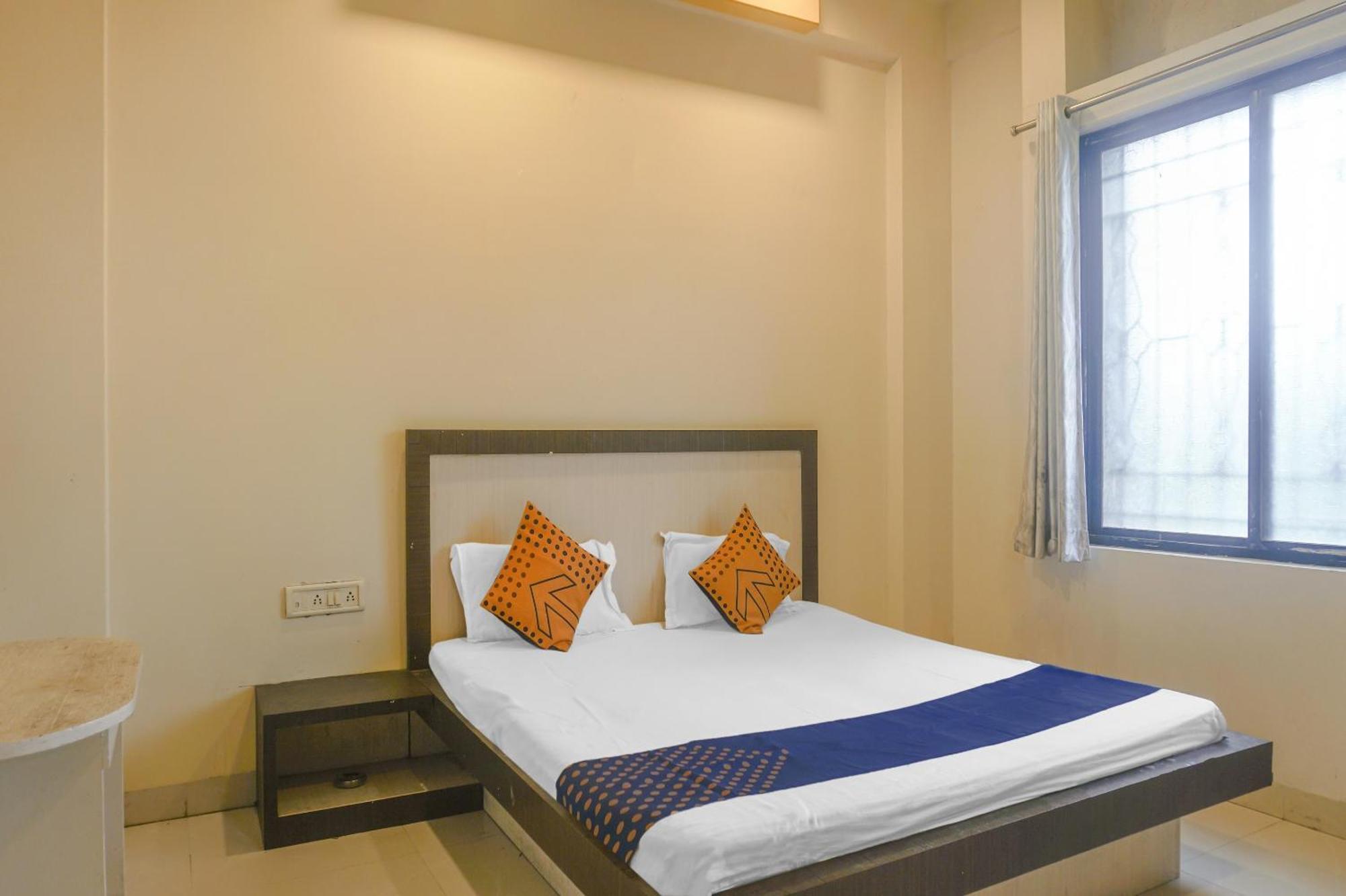 สปอต ออน 75667 โฮเทล พีค็อก การ์เดน ลอดจ์ Hotel Kharakvasla ภายนอก รูปภาพ