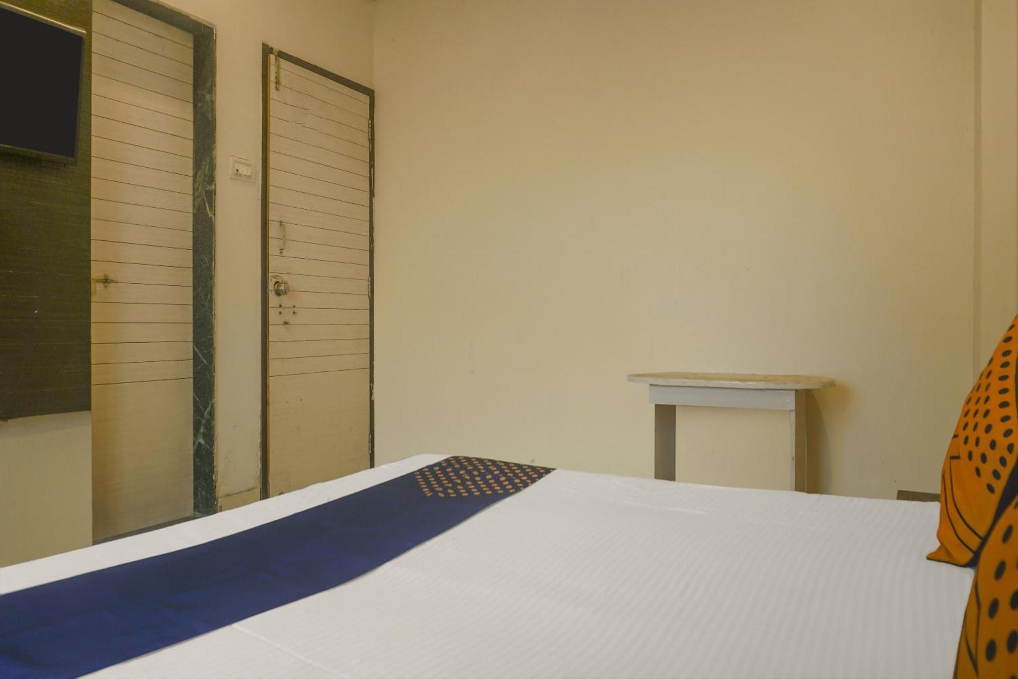 สปอต ออน 75667 โฮเทล พีค็อก การ์เดน ลอดจ์ Hotel Kharakvasla ภายนอก รูปภาพ